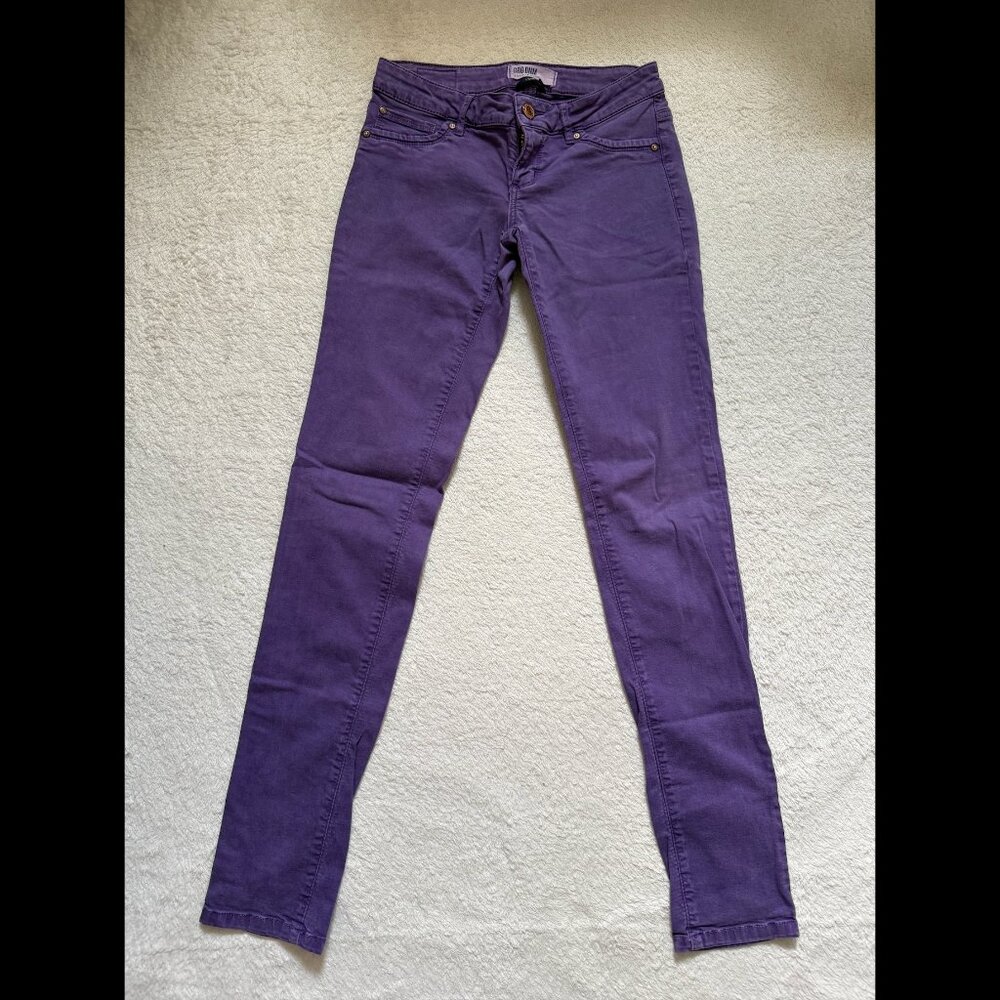 GRG DNM Low-Rise Slim Jeans